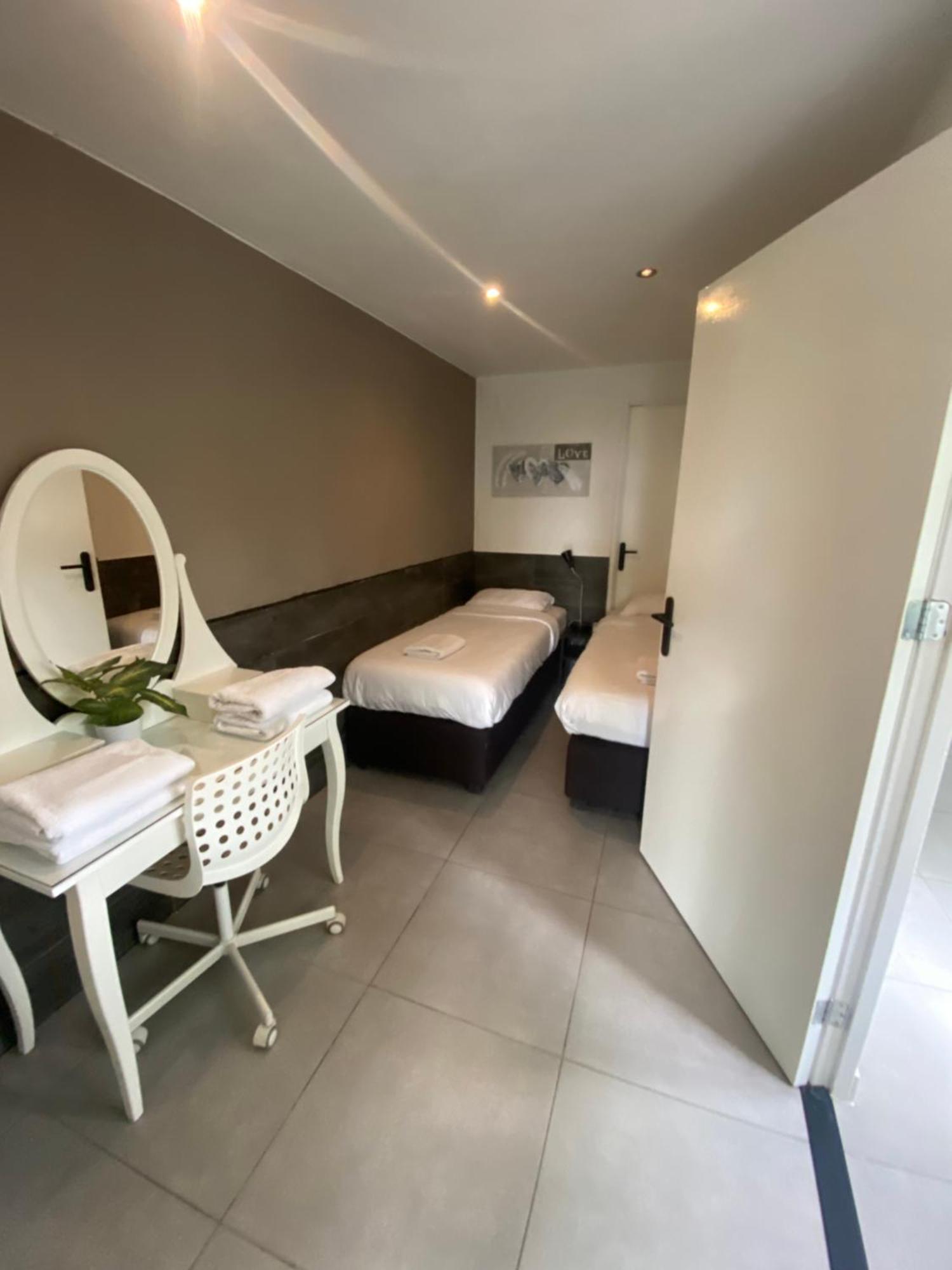 Bungalow Haarlem Amsterdam With Jacuzzi Vijfhuizen Екстер'єр фото